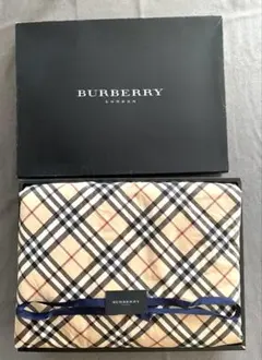 未使用　バーバリー　ダウンハーフケット　(タグ付き) 箱入　匿名発送