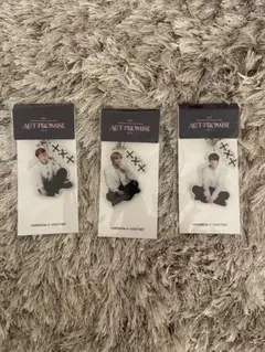 TOMORROW X TOGETHER アクリルキーホルダー