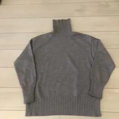 セオリー　リュクス　グレー タートルネック ニット