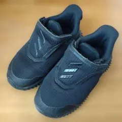 Adidas ブラック スニーカー　14cm