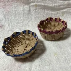 クラフト製小物入れ 青とピンクのバスケット