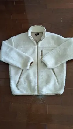 ベージュ フリースジャケット
