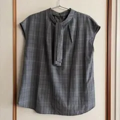 GU チェック柄ボウタイ風ブラウス