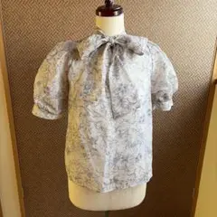 花柄リボン付き半袖ブラウス