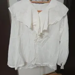 urs フリル付きホワイトシャツ