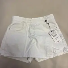 新品未使用　ZARA ホワイト XS ショートパンツ