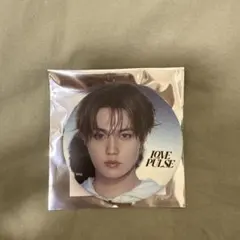 トレジャー　LOVE PULSE ピンバッジ　ドヨン