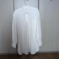 無印良品　白シャツ