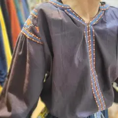 刺繍入り　チュニック　ブラウス