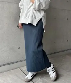 and me リブニットロングタイトスカート デニムブルー