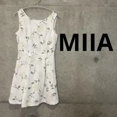 MIIA ホワイト　花柄　ワンピース　可愛い　デートのサムネイル