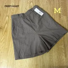 タックショートパンツ