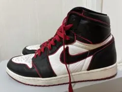 Nike Air Jordan 1 ハイカット 黒/白/赤