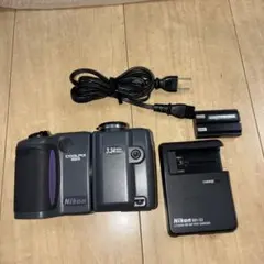 名機 動作品 レトロコンデジ　自撮り Nikon COOLPIX E995のサムネイル