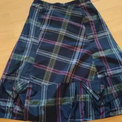 t.b ネイビー チェック フレアスカートのサムネイル