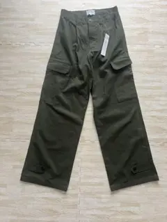 【新品タグ付き】EMMA CLOTHES エマクローズ カーゴパンツ カーキ Sのサムネイル
