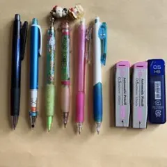 シャーペン６本＆芯HBのセット（うち２本はハローキティチャーム付き）