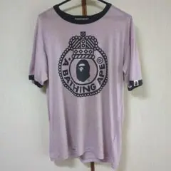 A BATHING APE ピンク Tシャツ（後ろ穴あり）