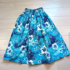 フラダンス用スカート 青と白の花柄のサムネイル