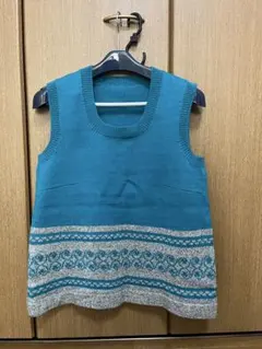 レトロかわいい　手編みノースリーブ ニットベスト