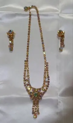 ゴールドクリスタルネックレスとイヤリングセット