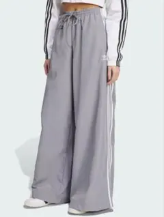 adidas originalsワイドレッグ トラックパンツ ピンク レース - メルカリ