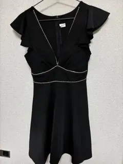 黒のフリル付きAラインドレス Mサイズ