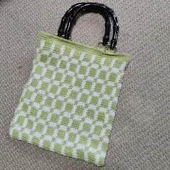 手編み✿編み込み格子柄のトートバッグ（若草色・白色）編み込み模様　オリジナル製