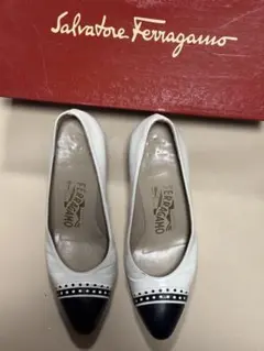 Salvatore Ferragamo フェラガモパンプス 白/ネイビー 6.5
