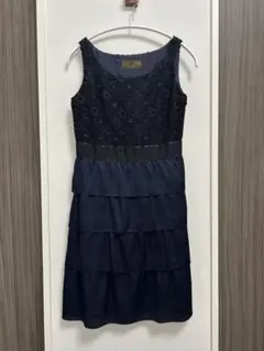 ネイビー 刺繍入り Aラインドレス