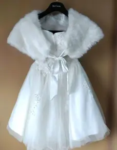 ウエディングミニドレス 白 ビジュー 花 ファーショール付 膝丈 結婚式 仮装