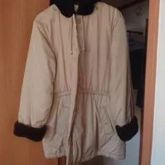 ボア付きベージュコート