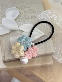 ハンドメイド♡毛糸で編んだ　ワンポイントに…ヘアゴム