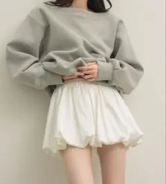 NEUNA サテンバルーンミニスカート