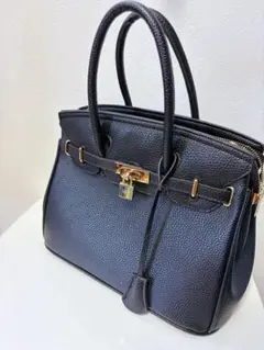ハンドバッグ　トートバック　 南京錠　シボ　ブラック　2way カデナ