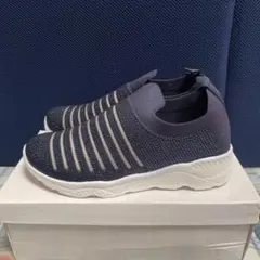 新品未使用品ニット素材のスリッポンスニーカー　ネイビー　24.5cm