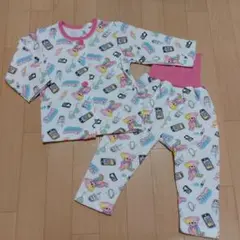 ベア柄　くま柄　総柄　ゆめかわいい　パジャマ　女の子　90