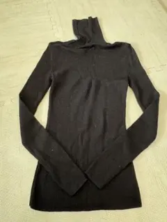 ウール100%【ユニクロ】黒いウールハイネックセーター