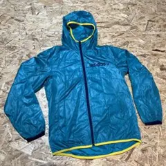 adidas フード付きウィンドブレーカー　Mサイズ