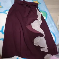 フリル付きワインレッドフレアスカート F