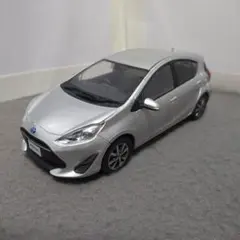 値下げ！トヨタ アクア カラーサンプル ミニカー 14台セット Amazon | 1/30 ミニカー 新型アクア AQUA カラーサンプル