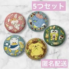 刺繍缶バッチ　Biscuit　サンリオ　刺繍缶バッジ