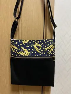 ミモザ柄☆ファスナー前ポケット付き☆ハンドメイドショルダーバック☆ポシェット☆