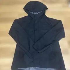 ユニクロ　　ブラック フード付きジャケット