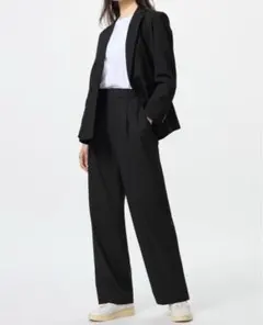 UNIQLO タックワイドパンツ