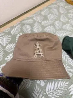 NEW ERA バケットハット ベージュ