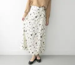 KBF+ ロングスカート　KBF アーバンリサーチ
