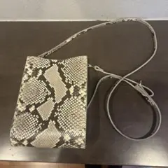 ヘビ柄ショルダーバッグ