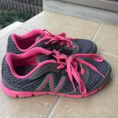 【美品】New Balance 運動靴 23cmのサムネイル