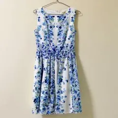美品✨Chesty 花柄 ノースリーブ ひざ丈ワンピースのサムネイル